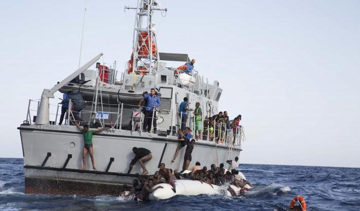 Mediterraneo senza protezione per immigrati e pescatori siciliani
