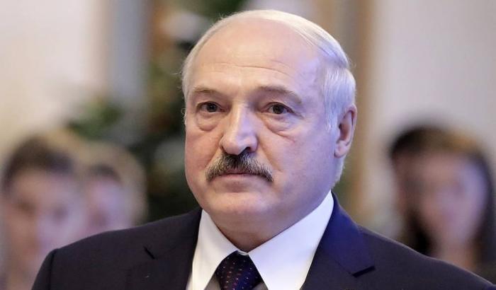 Lukashenko giura per la presidenza con una cerimonia segreta