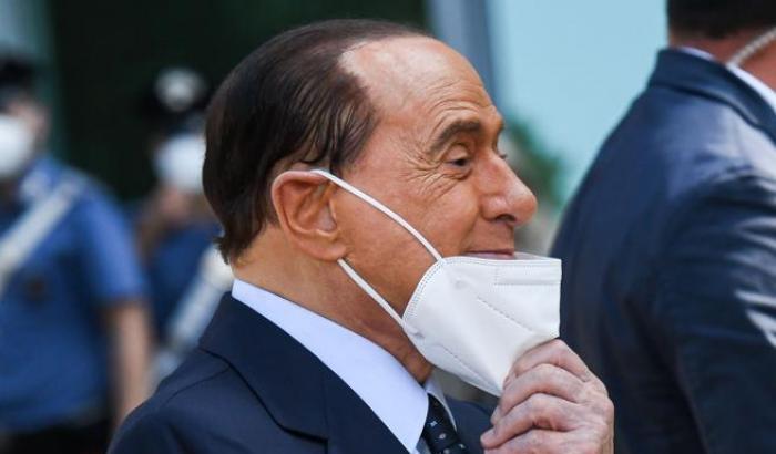 Dopo più di un mese Berlusconi è negativo al tampone