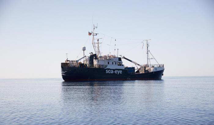 Autorizzato lo sbarco in Sardegna della Alan Kurdi e il governo promette: migranti trasferiti in altri Paesi europei
