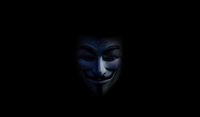 Attacco hacker contro la ministra Azzolina.  Anonymous: "Siamo stati noi"