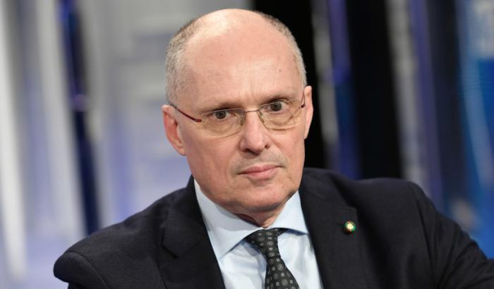 Ricciardi: "Invertire subito la rotta o si perderà il controllo del Covid-19"