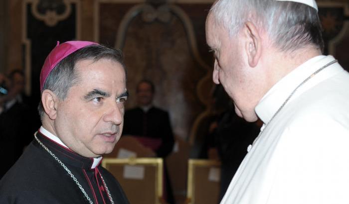 Monsignor Becciu e Papa Francesco