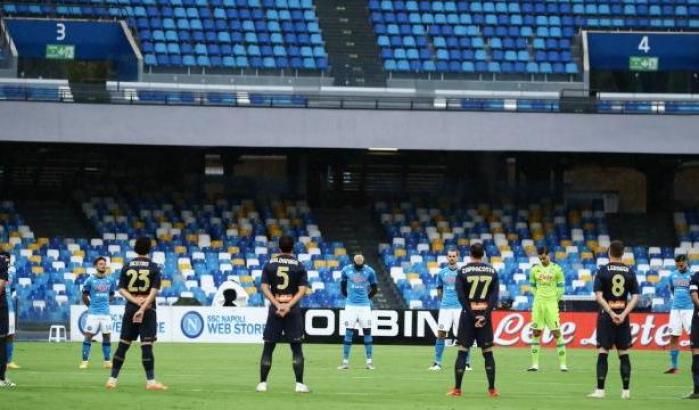 Covid sul campionato: 14 contagiati nel Genoa, tamponi ai giocatori del Napoli