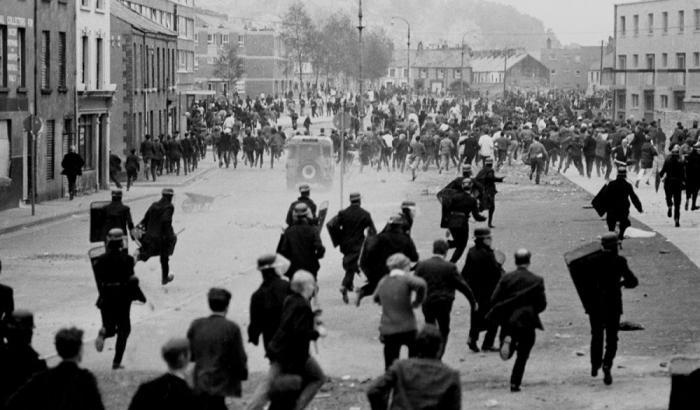 Bloody Sunday, la Procura dell'Irlanda del Nord non perseguirà altri soldati britannici per il massacro del 1972