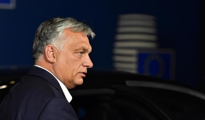 La Corte Europea condanna il razzismo di Orban: "L'Ungheria non rispetta le regole su asilo e rimpatri dei migranti"