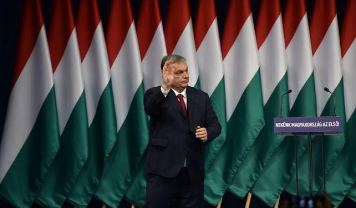 Rapporto da allarme rosso su Ungheria e Polonia alla Commissione Ue: "Democrazie malate"