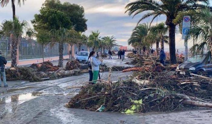 Liguria devastata dal maltempo: esonda il Roja, sfollati a Ventimiglia
