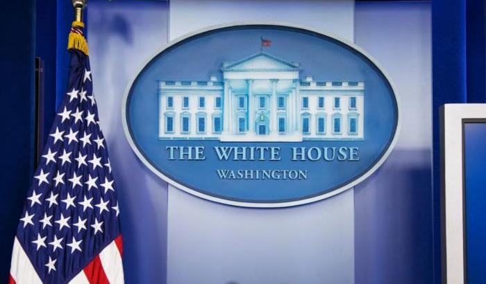 Focolaio Covid alla Casa Bianca: oltre i collaboratori contagiati anche i giornalisti accreditati
