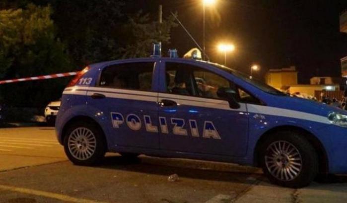Sparatoria con la polizia a Napoli: muore un rapinatore di 17 anni