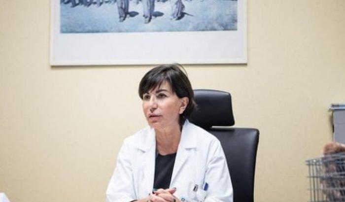 La virologa Gismondo sui dubbiosi: "Dobbiamo dire alla gente di vaccinarsi con fiducia"