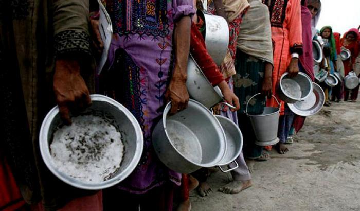 Il virus della fame è più letale del contagio: l'allarme di Oxfam