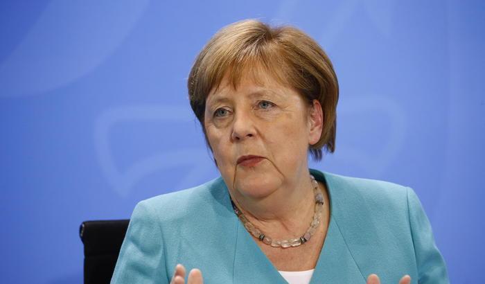 Coronavirus, Merkel: "Limitare i contatti per salvare l'economia"