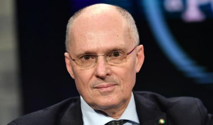 Ricciardi: "Chiudiamo subito le palestre, tutti in smart working ma le scuole aperte"