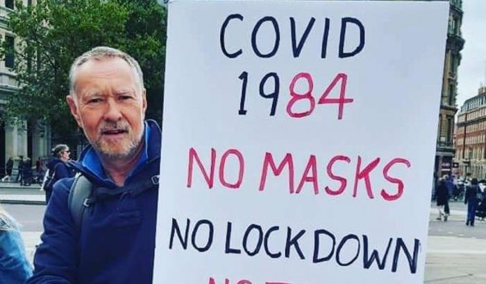 Protesta dei negazionisti e no mask a Londra