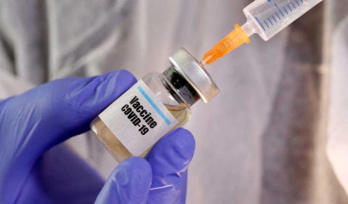 Oxford a Ue: entro fine anno prime 30 milioni di dosi di vaccino
