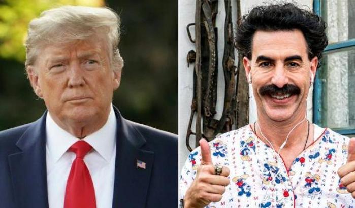 Trump insulta l'attore di 'Borat' Sacha Baron Cohen, che risponde: "Sei un buffone razzista"
