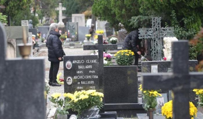 L'appello di Galli per il weekend di Ognissanti: "Non affollate i cimiteri, uscite solo se necessario"