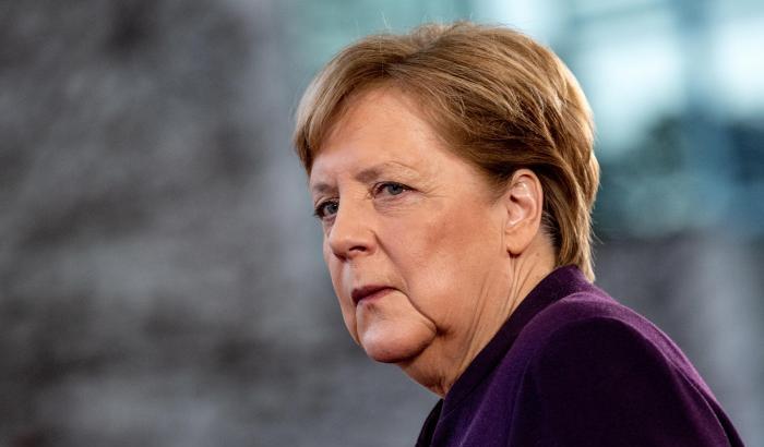 Merkel infuriata con i Laender: riaprono gli hotel a Natale