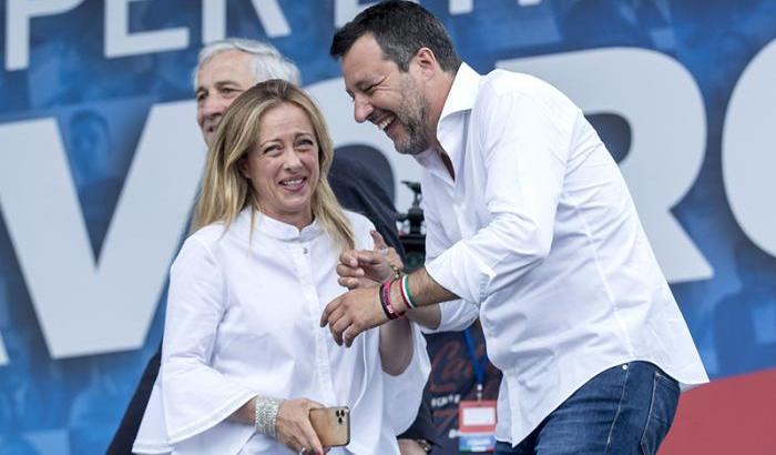A destra si sgomita, Meloni dice no a Salvini: "Senza senso partito unico"