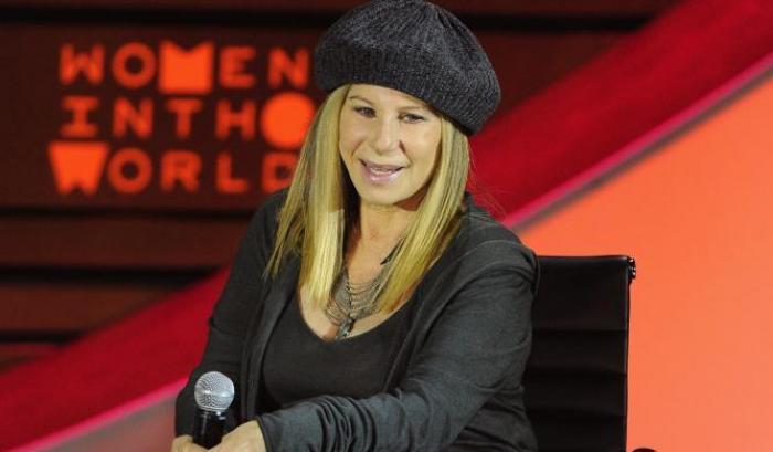 L'iniziativa di Barbra Streisand: "Cinque motivi per votare contro Donald Trump"