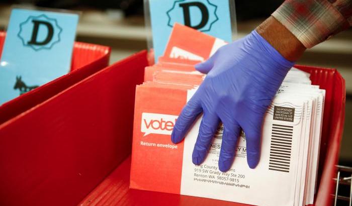 Elezioni Usa, saranno decisive le 80 milioni di schede del voto postale