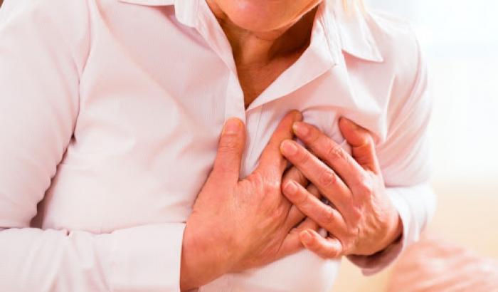 Mancano posti in terapia intensiva: "Rischiamo pi&ugrave; morti d'infarto che per virus"