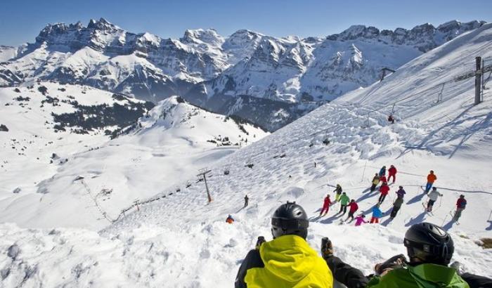 L'alt preoccupato dei medici italiani: "Tenete chiuse le piste da sci"