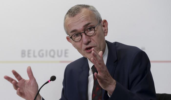 Il ministro della sanità belga critica la Germania: "Allentano le misure per Natale e sbagliano"