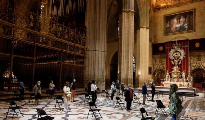 00058CD4-assembramenti Assembramenti