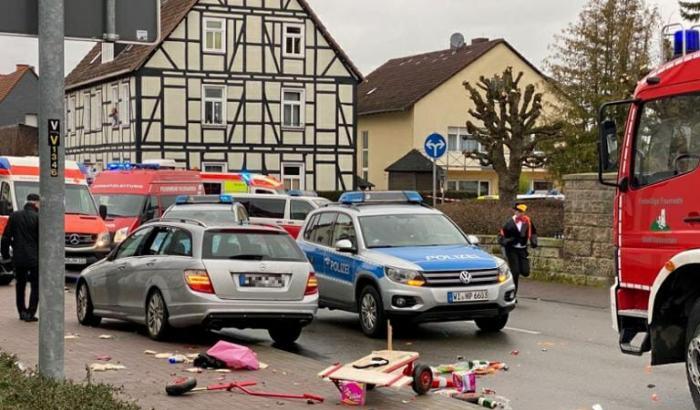 Germania, auto sulla folla a Treviri: 4 morti, anche un bambino