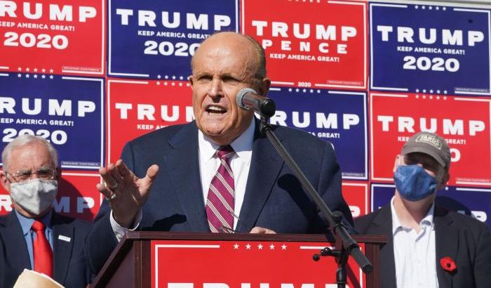 Alla Casa Bianca una Banda Bassotti: Giuliani chiede a Trump la grazia preventiva