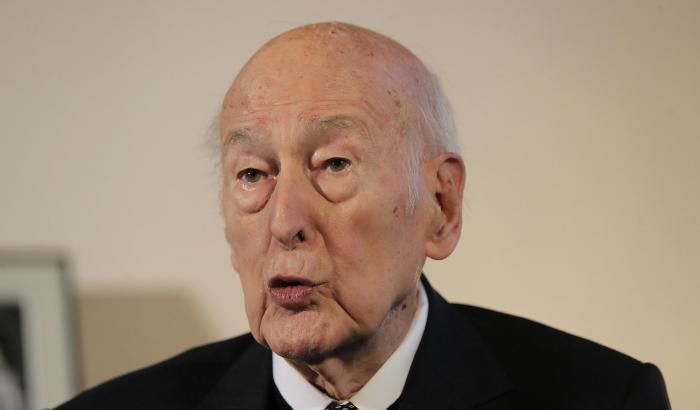 Addio all'ex presidente francese Giscard d'Estaing: è morto di covid