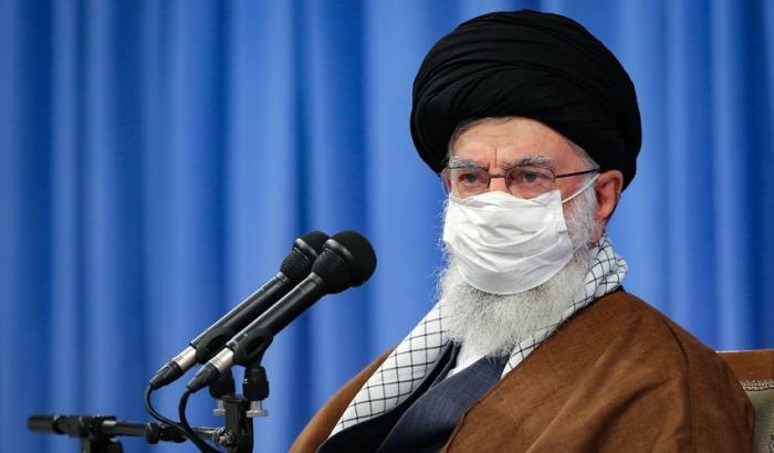 Khamenei è gravemente malato: i poteri passano al figlio