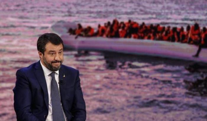 Salvini disco rotto: "Cancellare i decreti sicurezza è un rischio per l'Italia"