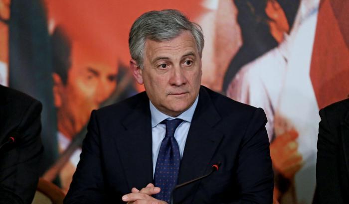 Tajani getta la maschera: 