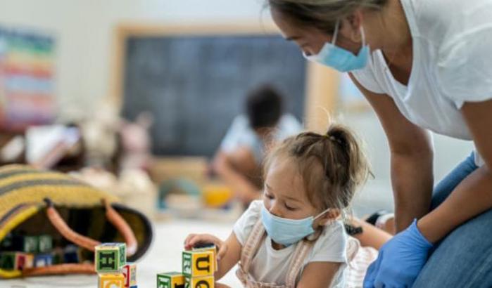 Maestra d'asilo licenziata a Trento: non aveva mai indossato la mascherina