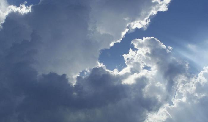 L'anticiclone "ingannevole" colpisce l'Italia: farà caldo ma ci saranno nuvole