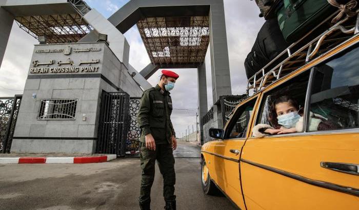 Il valico di Rafah tra Egitto e Palestina