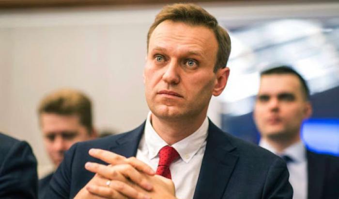 Navalny chiama uno 007 fingendosi un funzionario e racconta: "Ha confessato, volevano uccidermi"
