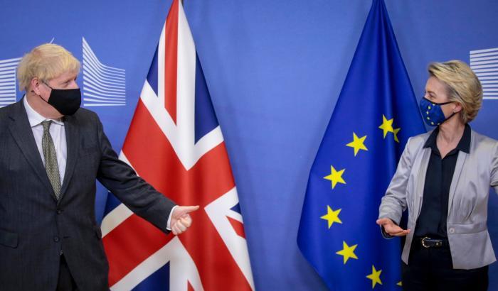 Boris Johnson e Ursula Von Der Leyen