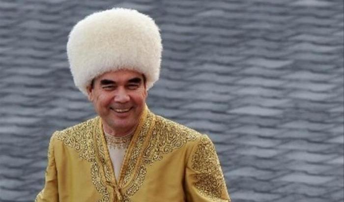 Secondo il Presidente del Turkmenistan il Covid si può curare con la liquirizia