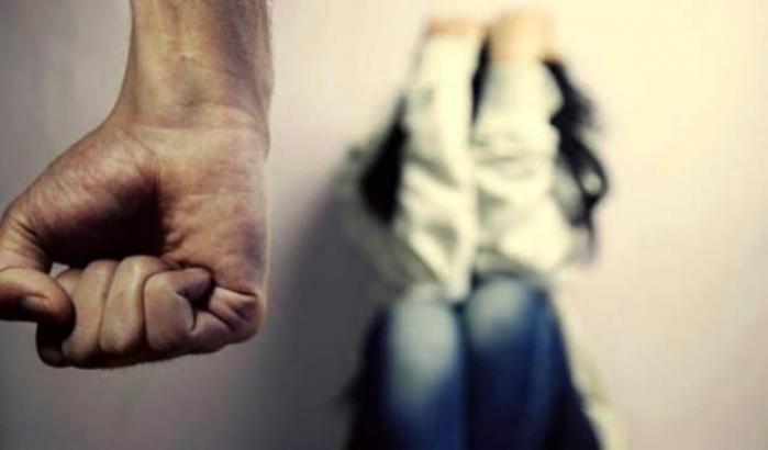 000592B5-violenza Violenza