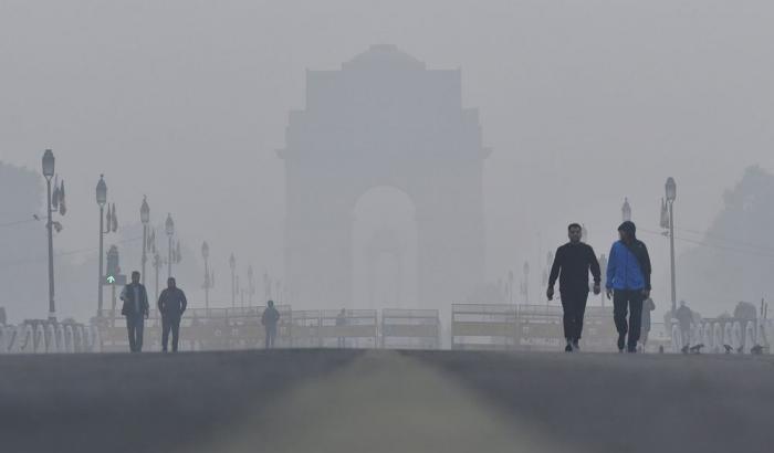L'inquinamento in India è peggio del Covid: lo smog ha ucciso 1,7 milioni di persone