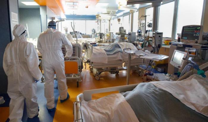 Dramma Covid alle Baleari: "Il 49% dei contagiati ricoverato in terapia intensiva"