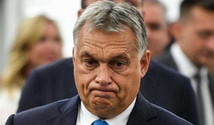 L'Uefa cambia idea e dice sì all'arcobaleno e Orban si offende