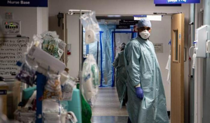Regno Unito sempre più nel caos Covid: 57.725 nuovi contagiati e ospedali in tilt