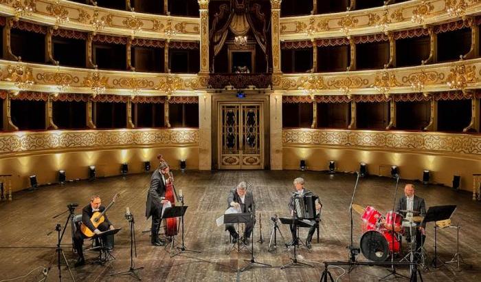 Il racconto dei Filarmonici di Busseto: "Il nostro concerto nel teatro Regio vuoto"