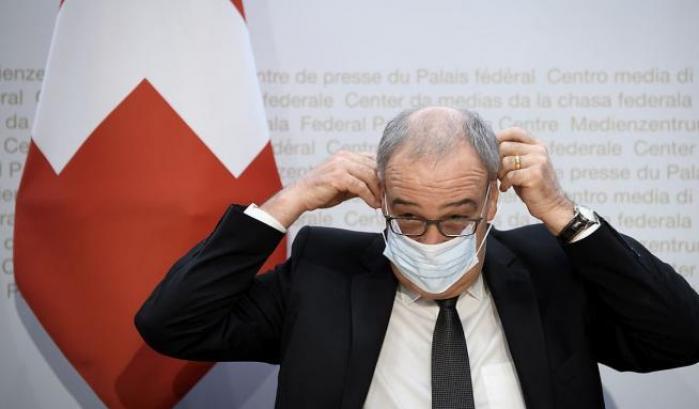 La Svizzera ammette: "Pensavamo di controllare il Covid, ma è stato un errore"
