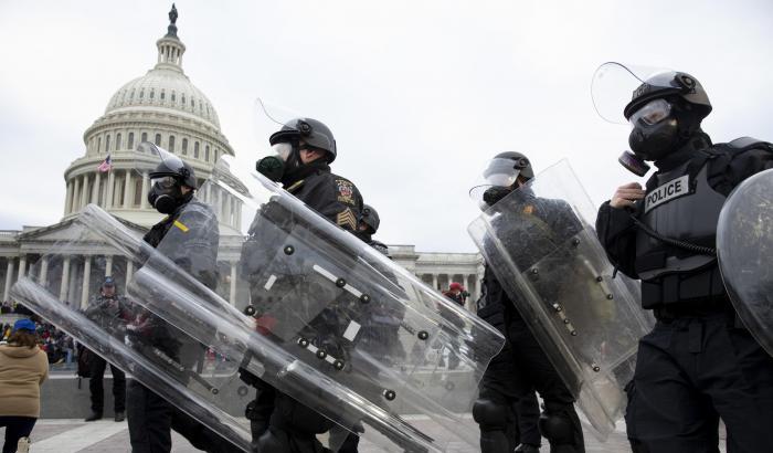 Capitol Hill dimostra: la polizia americana è creata per il White Power